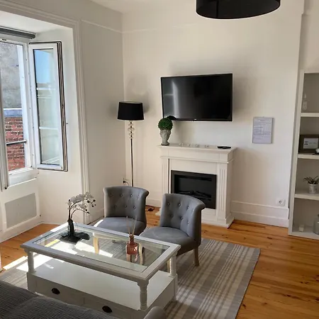 En Face De L'hotel Normandy - Dernier Etage, 4 Couchages Deauville
