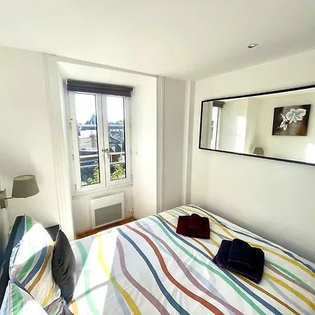 En Face De L'hotel Normandy - Dernier Etage Daire *