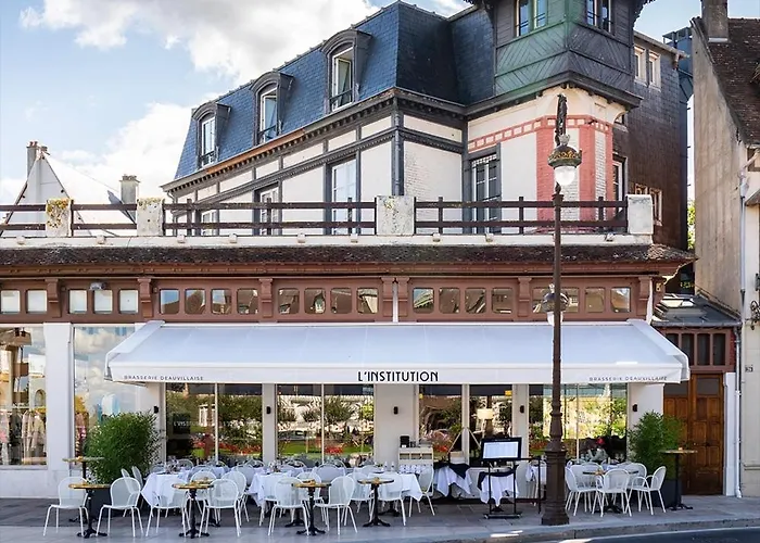 En Face De L'hôtel Normandy - Dernier étage Appartement *